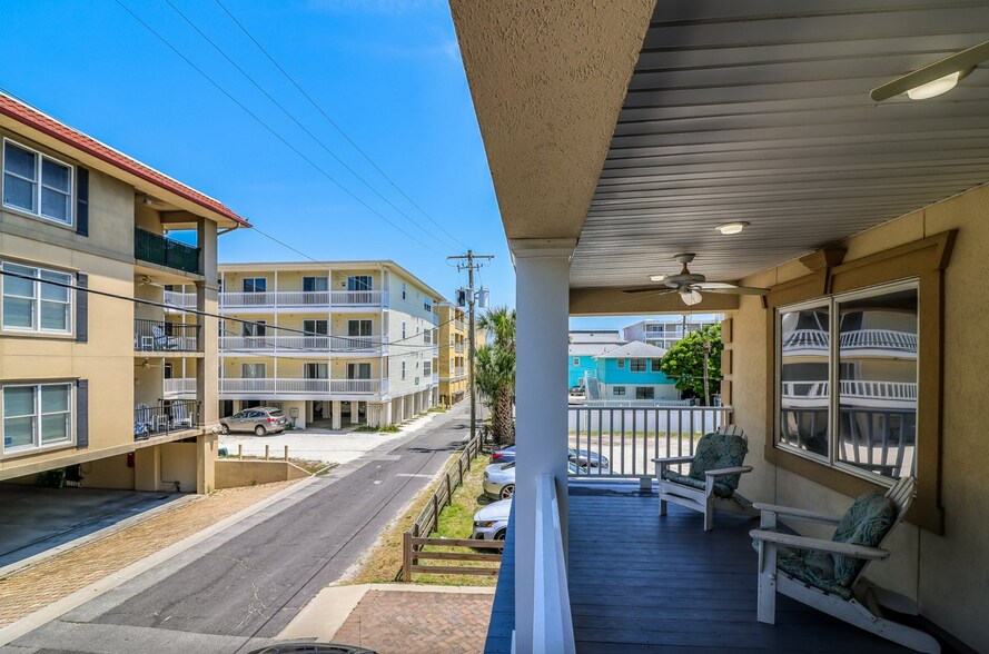 More Photos Of 13 Silver Ave, Tybee Island Apartments For Sale