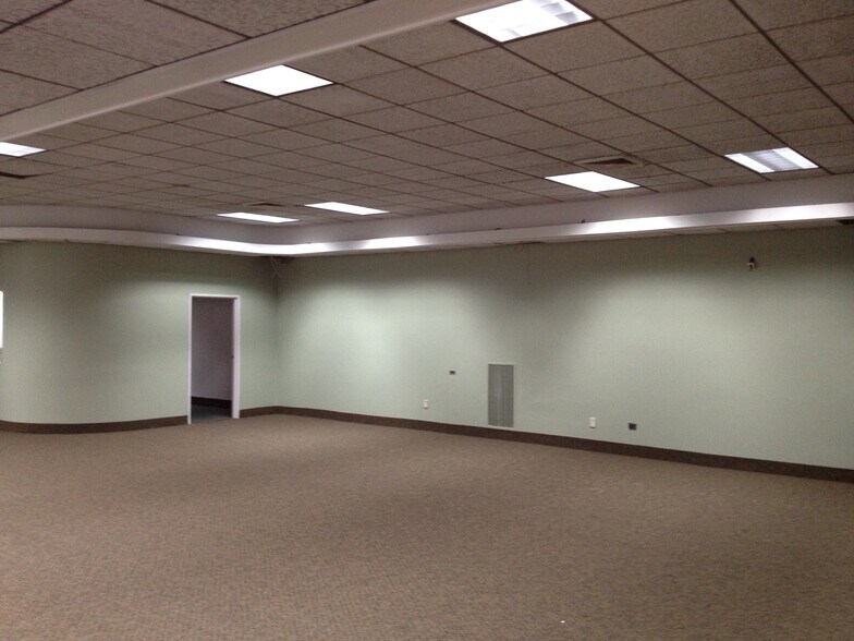 More Photos Of 861-863 Broadway, Bayonne General Retail For Sale