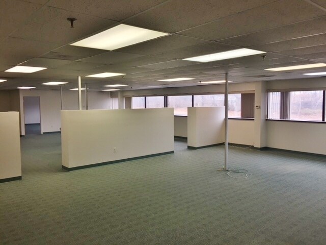 More Photos Of 45 Connair Rd, Orange Light Manufacturing For Lease