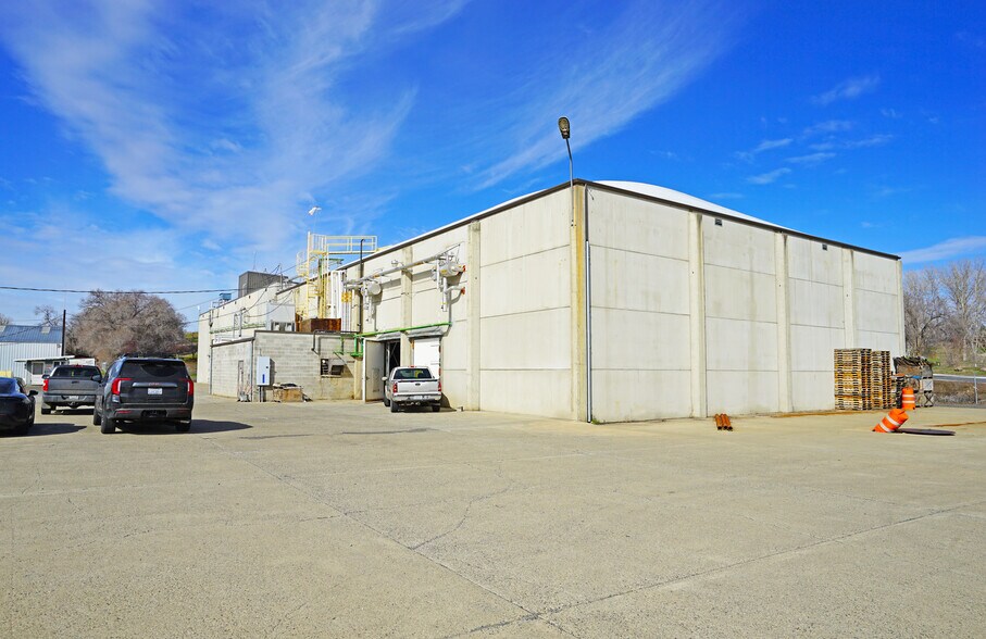 More Photos Of 8603 Ahtanum Rd, Yakima Warehouse For Lease