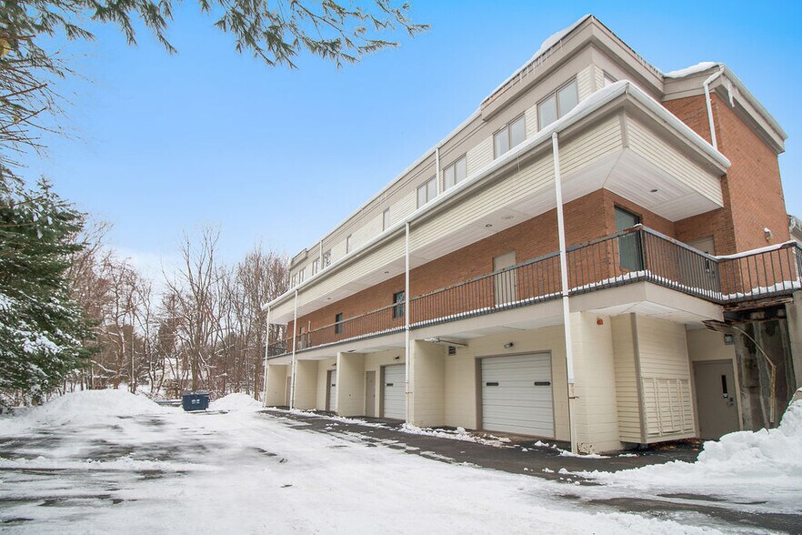 More Photos Of 699 Terryville Ave, Bristol Medical For Lease