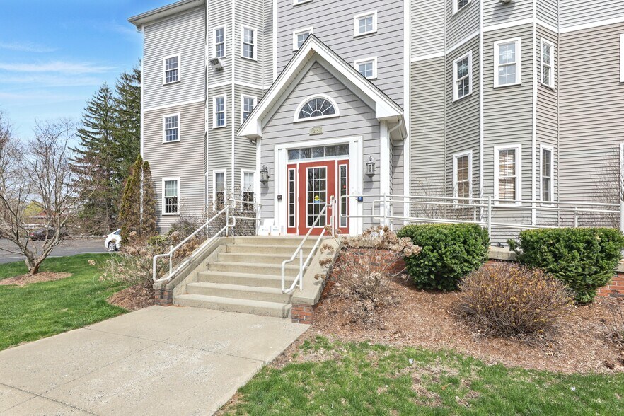 More Photos Of 35 Bridge St, Belchertown Office For Sale