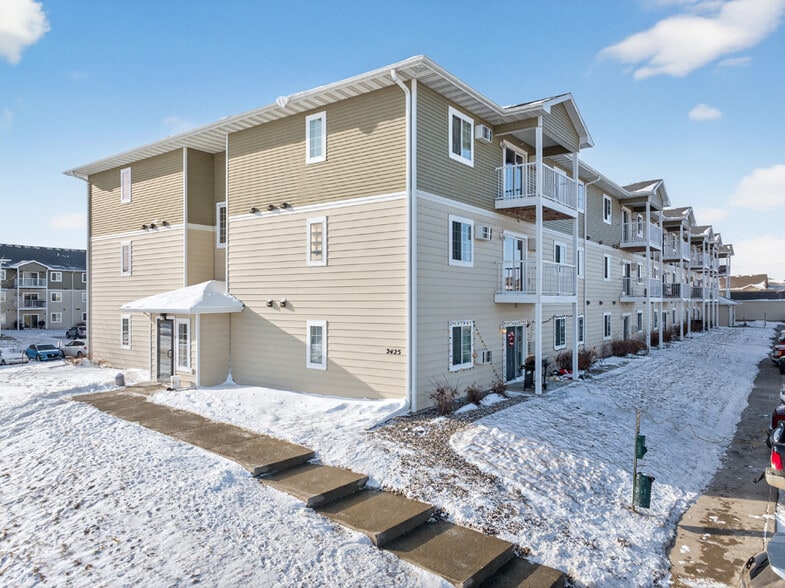 More Photos Of 2415-2501 24th Ave, Williston Apartments For Sale