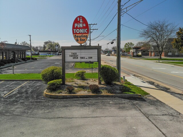 More Photos Of 643 S Dixie Hwy, Beecher Freestanding For Sale