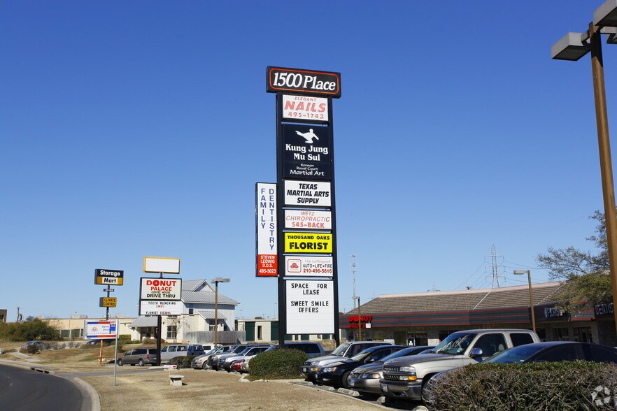 More Photos Of 1583 Thousand Oaks Dr, San Antonio Unknown For Lease