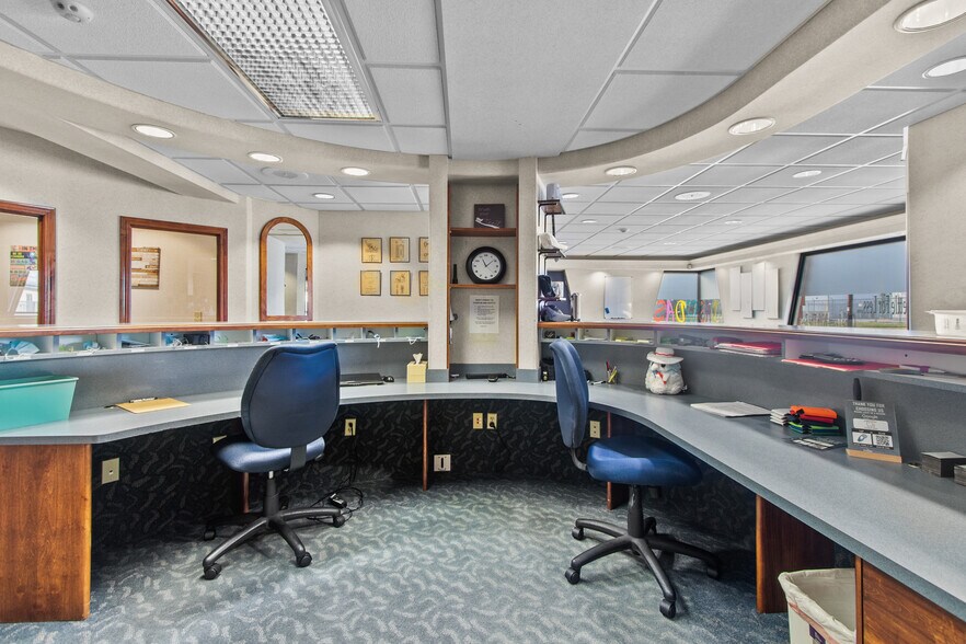 More Photos Of 2600 N Richmond St, Appleton Medical For Sale