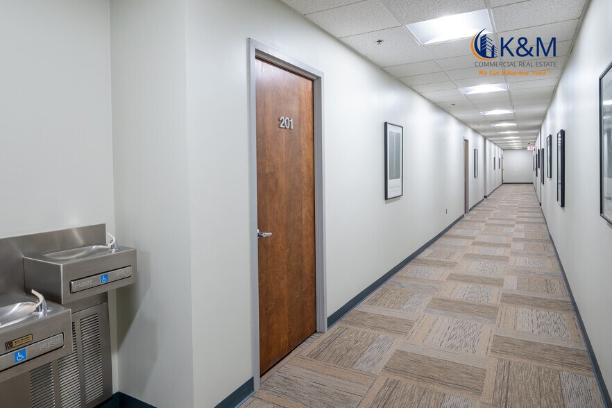 More Photos Of 14325 Willard Rd, Chantilly Office For Lease