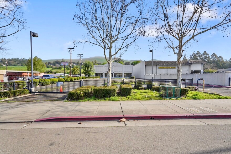 More Photos Of 29490-29496 Mission Blvd, Hayward Office For Sale