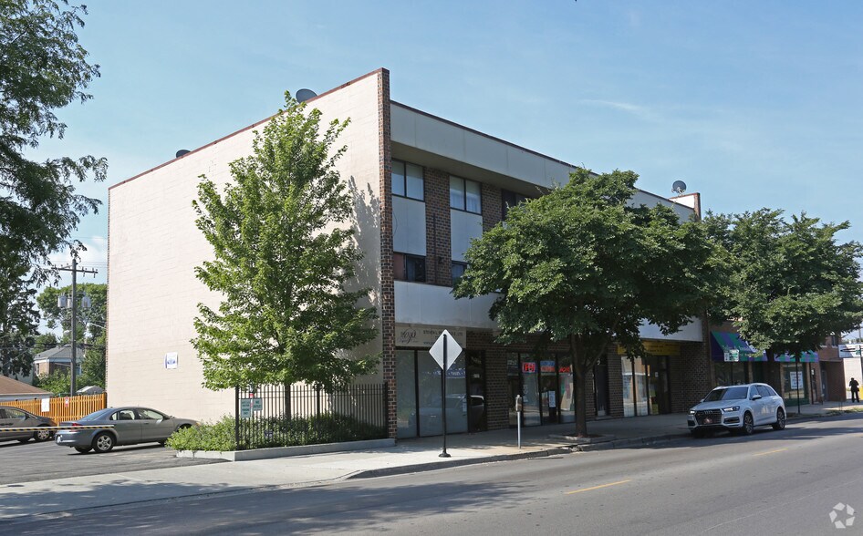 More Photos Of 2727-2731 W Touhy Ave, Chicago Office Residential For Sale