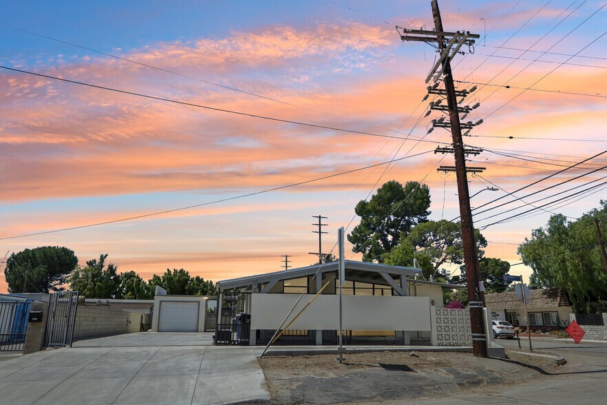 More Photos Of 11100 Sheldon St, Sun Valley Office Residential For Sale