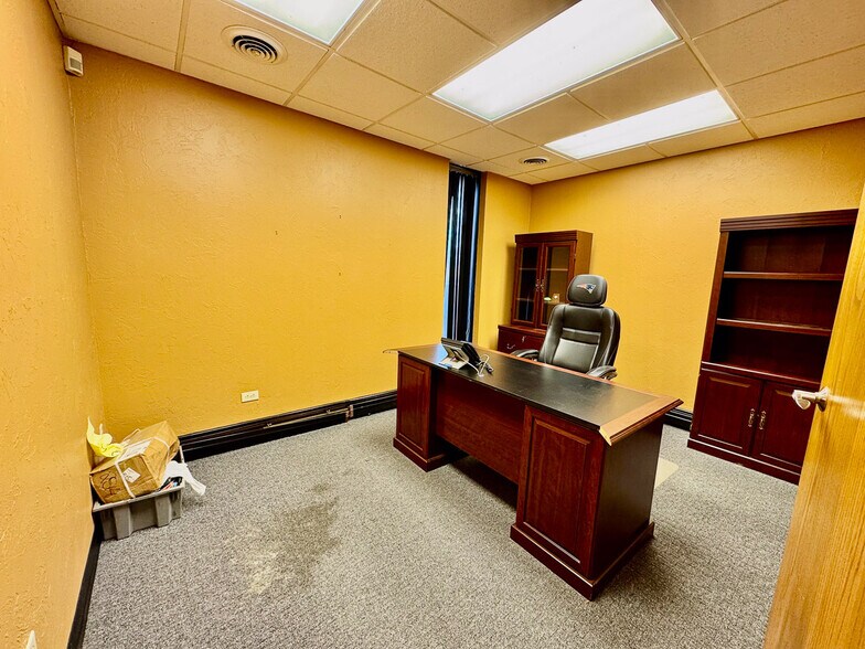 More Photos Of 1050 Triplett Blvd, Akron Warehouse For Sale