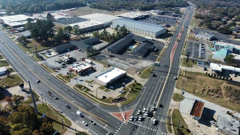 More Photos Of 3220 W Gentry Pky, Tyler Warehouse For Sale