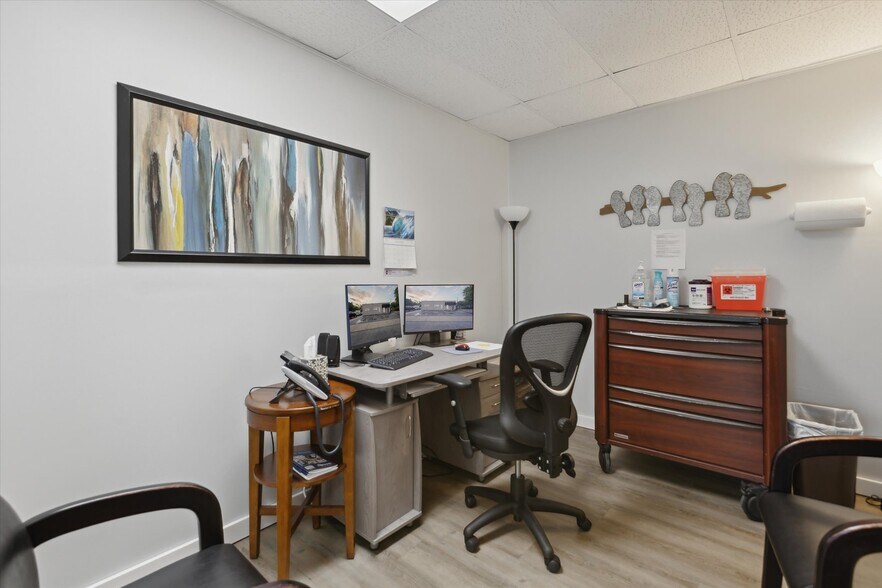More Photos Of 1000 N Johnson St, Bay City Medical For Sale