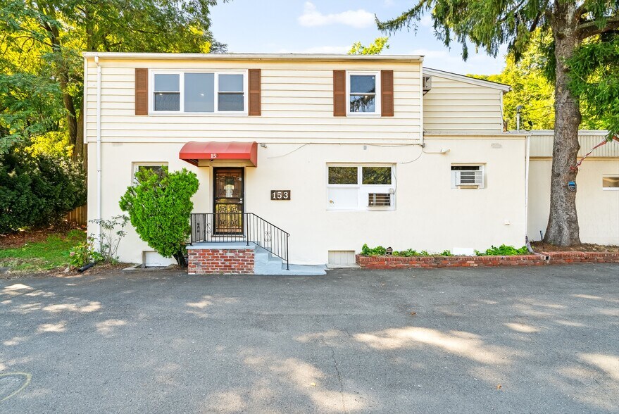Primary Photo Of 153 Route 9W, Haverstraw Veterinarian Kennel For Sale