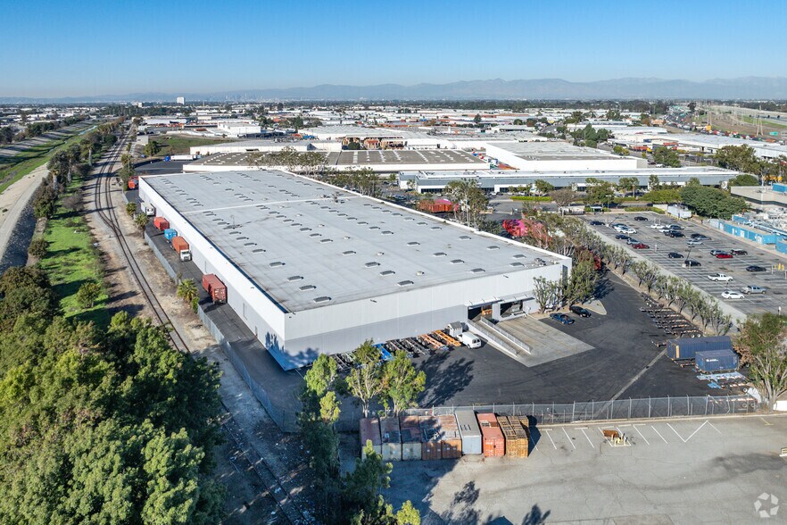 More Photos Of 2910 E Pacific Commerce Dr, East Rancho Dominguez Distribution For Lease