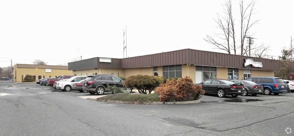 More Photos Of 968 Shrewsbury Ave, Tinton Falls Warehouse For Lease