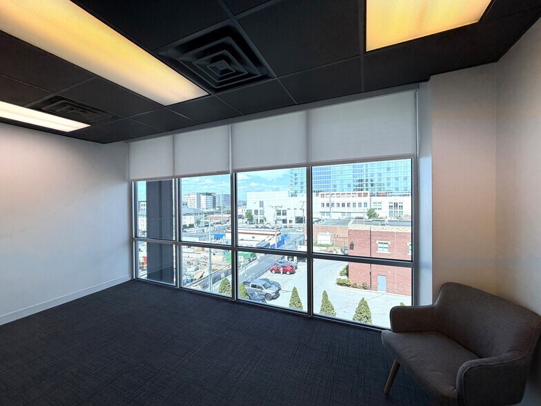 More Photos Of 1720 W End Ave, Nashville Office For Lease