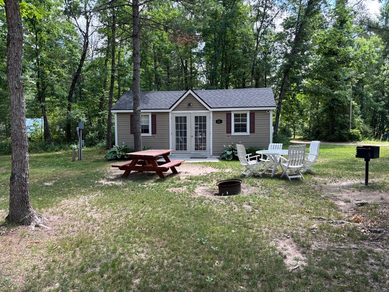 More Photos Of 7332 S M-37, Baldwin Hotel For Sale