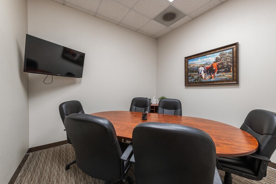 More Photos Of 1000 Heritage Center Cir, Round Rock Office For Sale