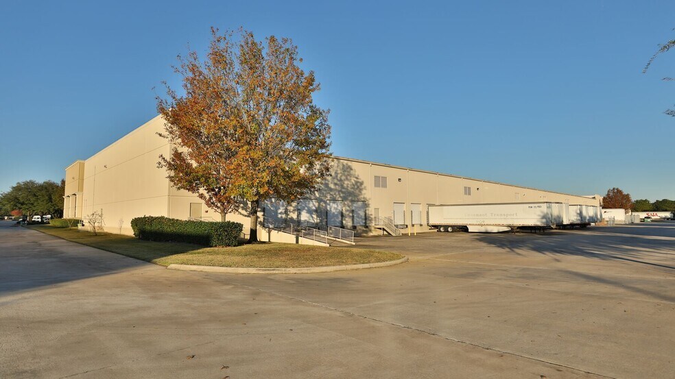 More Photos Of 835 Greens Pky, Houston Unknown For Lease