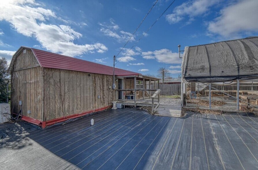 More Photos Of 521 Eel River St, Purcell General Retail For Sale