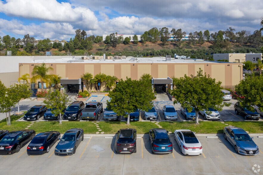 More Photos Of 45 W Easy St, Simi Valley Warehouse For Lease