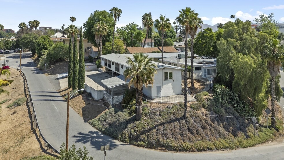 Primary Photo Of 4545-4581 Main St, Riverside Apartments For Sale