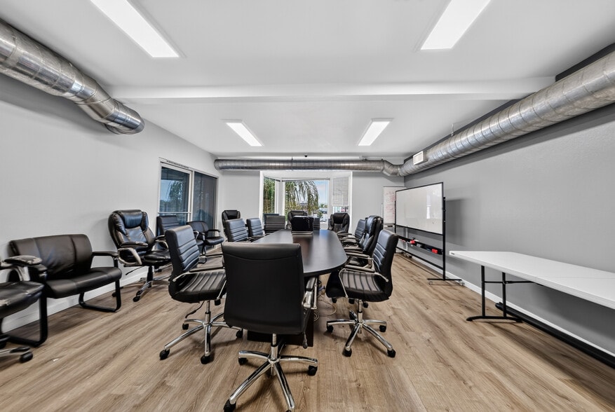 More Photos Of 20847 Sherman Way, Canoga Park Office For Sale