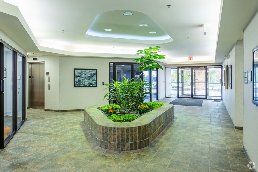 More Photos Of 305 E Eisenhower Pky, Ann Arbor Office For Lease