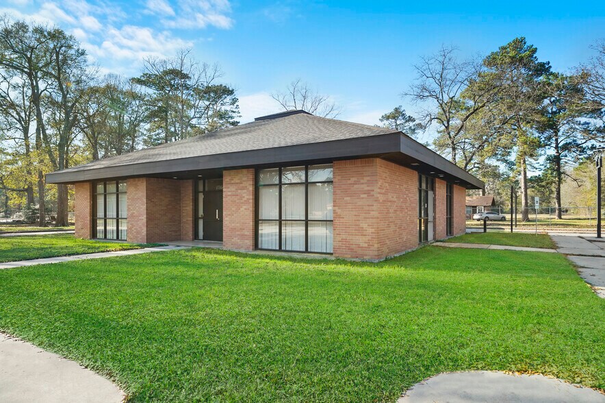 More Photos Of 14060 Grangerland Rd, Conroe Bank For Sale