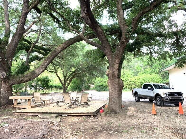 More Photos Of 2227 Golden Rd, Spring Warehouse For Lease