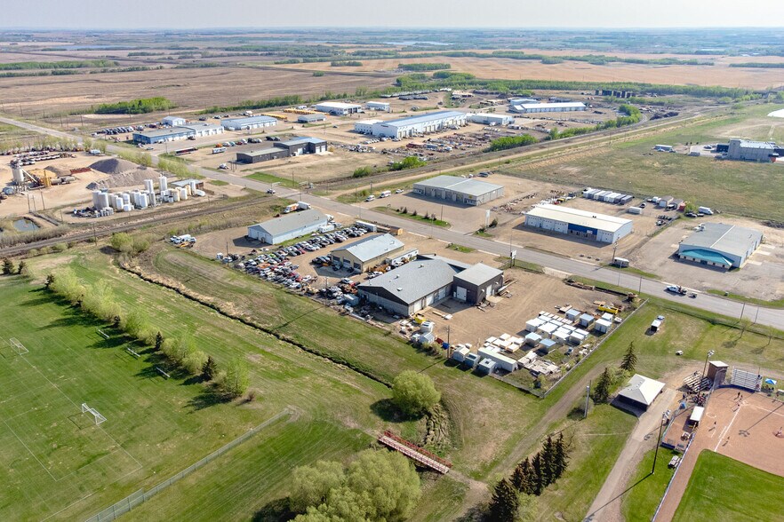 More Photos Of 4702 40 Av, Lloydminster Industrial For Lease