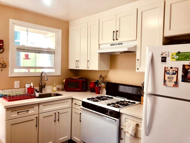 More Photos Of 986 Kains Ave, Albany Apartments For Sale