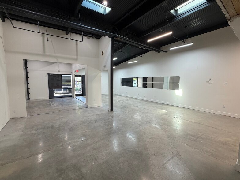 More Photos Of 2092 Concourse Dr, San Jose General Retail For Sale