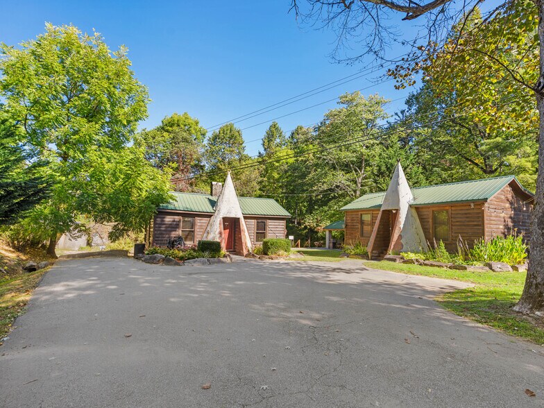 More Photos Of 125 Tee Pee Dr, Whittier Hotel For Sale