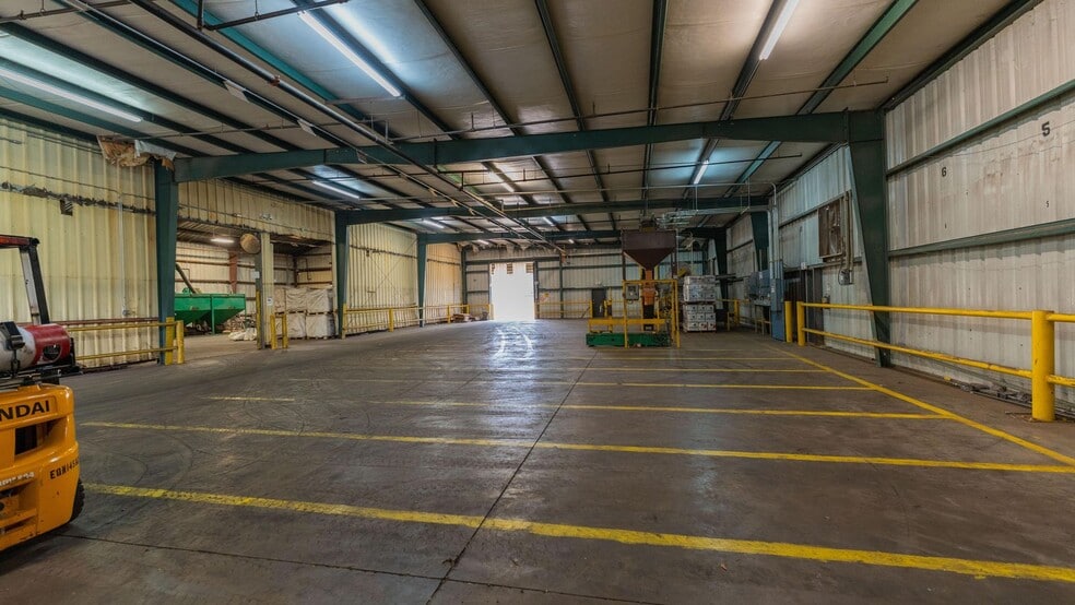 More Photos Of 1312 W Oakridge Dr, Albany Warehouse For Sale
