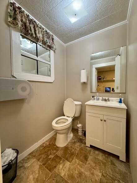 More Photos Of 403 Washington St, Williamston Office For Sale