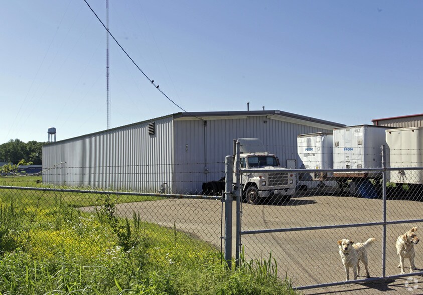 More Photos Of 7045 Stateline Rd, Olive Branch Industrial For Sale