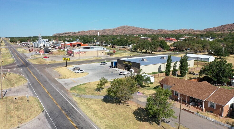 More Photos Of 303 E 1st St, Granite Supermarket For Sale