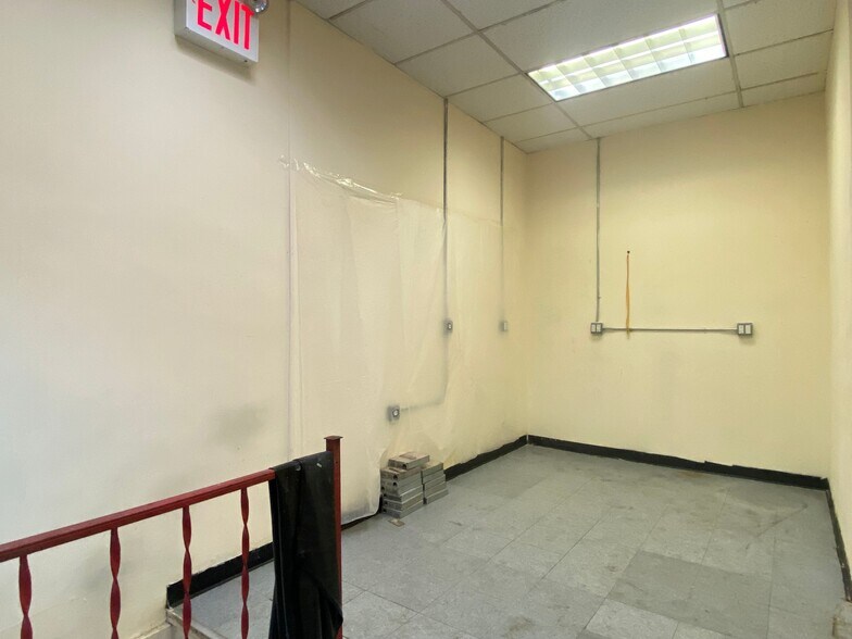 More Photos Of 41-10 29th St, Long Island City Storefront Retail Office For Lease
