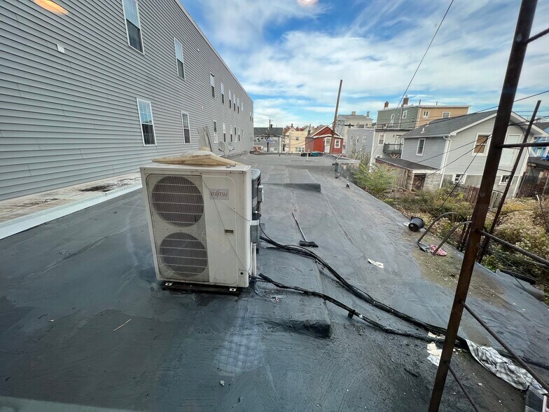 More Photos Of 839 Elizabeth Ave, Elizabeth Storefront For Sale