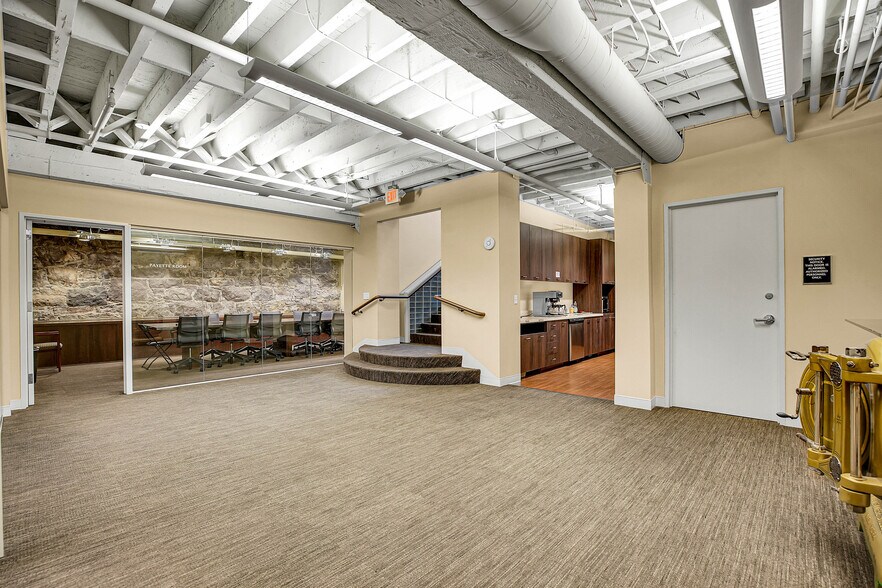 More Photos Of 838 SW 1st Ave, Portland Office For Lease