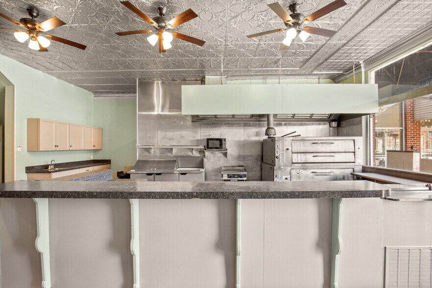 More Photos Of 105 E Main St, Somerset Storefront Retail Residential For Sale