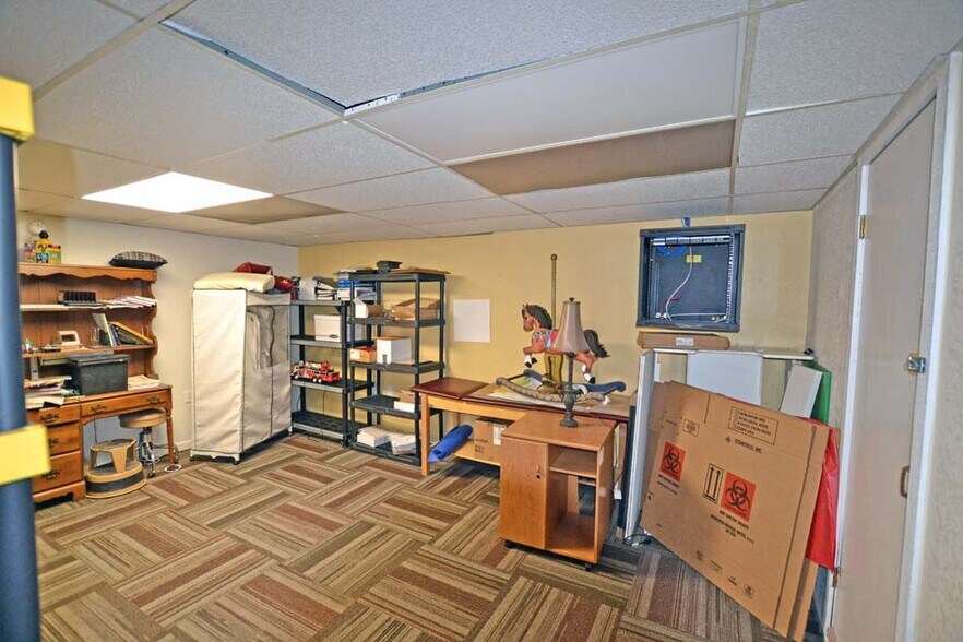 More Photos Of 3214 N Illinois St, Swansea Medical For Sale