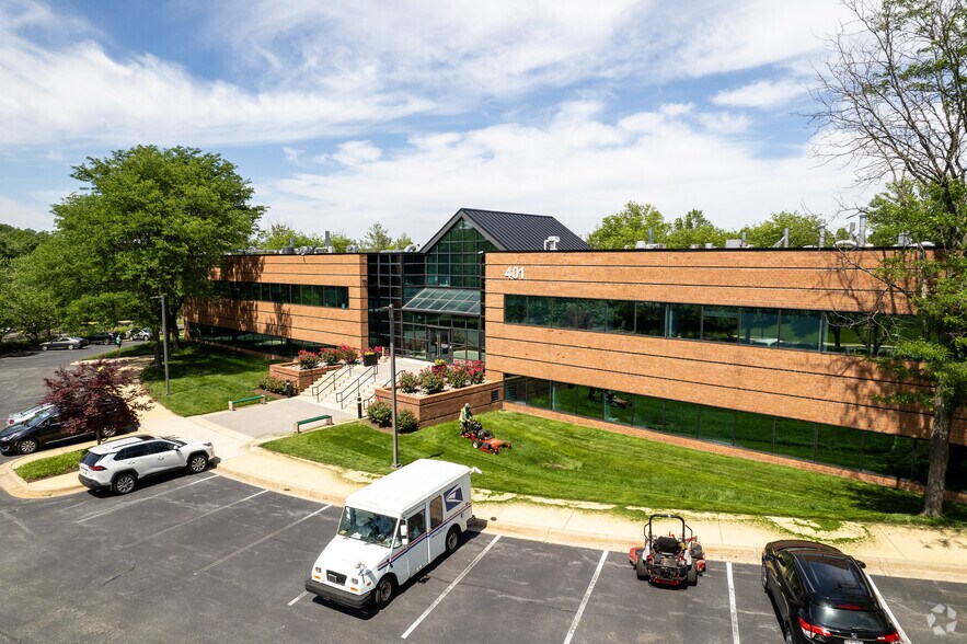 More Photos Of 401 Professional Dr, Gaithersburg Research And Development For Lease