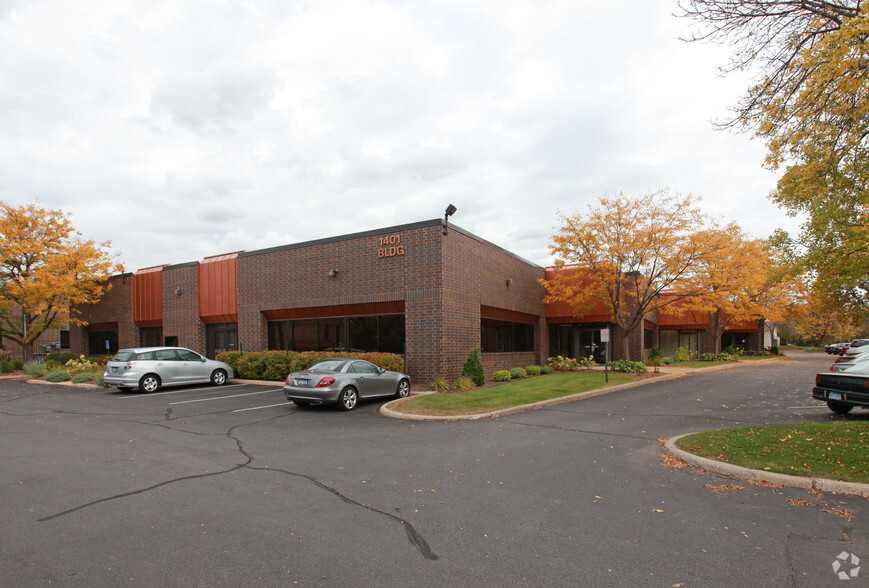 Primary Photo Of 1401 American Blvd E, Bloomington Showroom For Lease