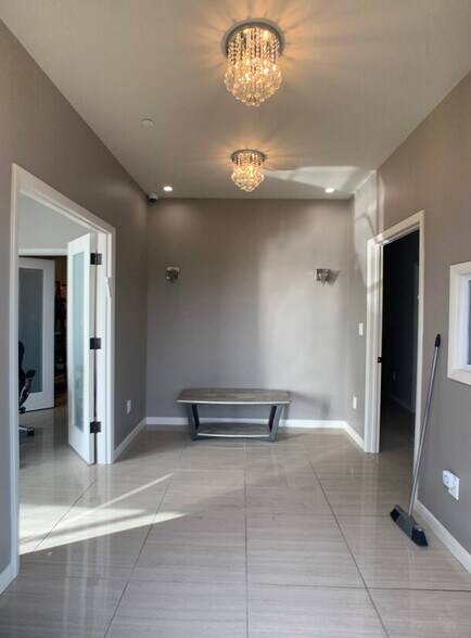 More Photos Of 1010 W Elizabeth Ave, Linden Warehouse For Lease