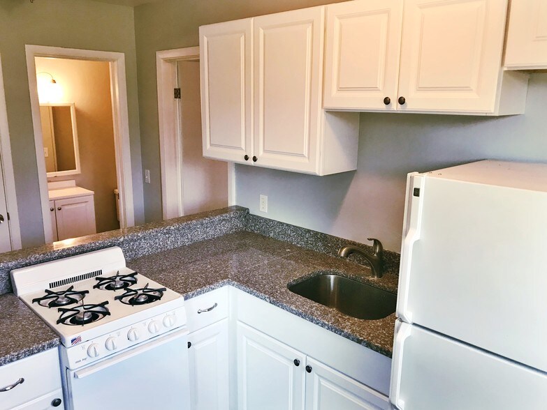 More Photos Of 1833-1845 E 31st St, Lorain Apartments For Sale