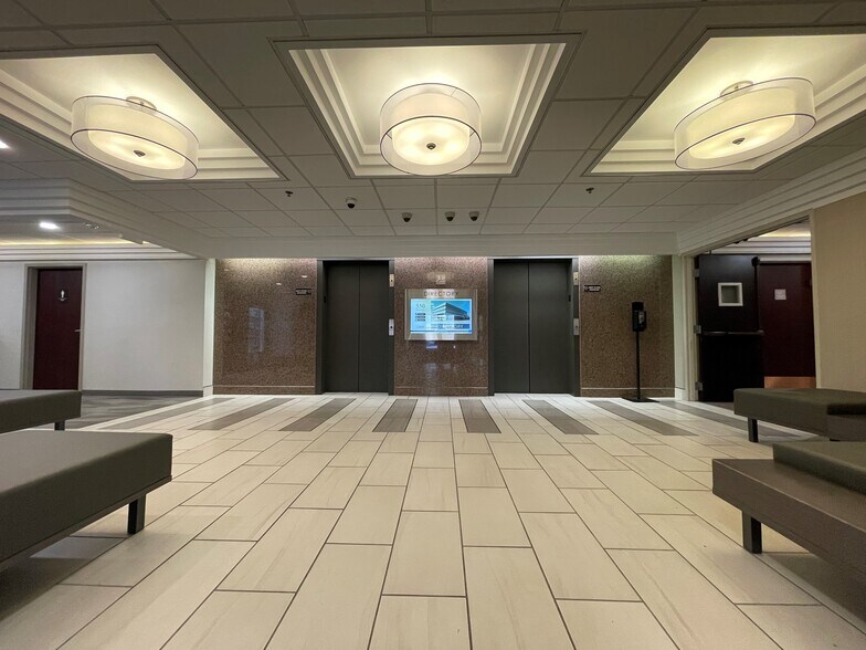 More Photos Of 550 Stephenson Hwy, Troy Office For Lease