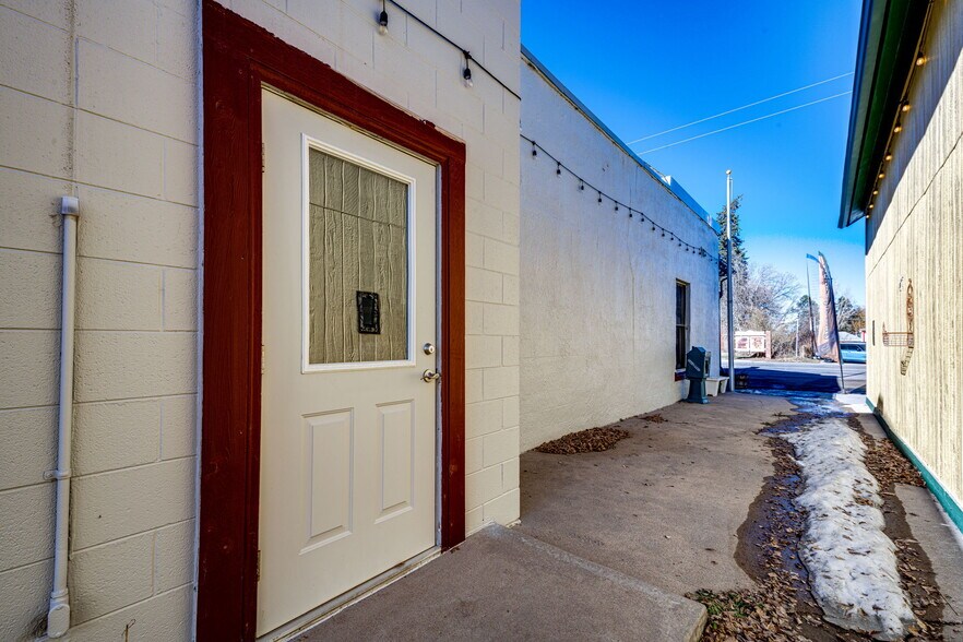 More Photos Of 228 Comanche St, Kiowa Office For Sale